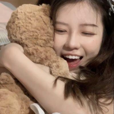 夜色里的客厅 · 家庭的沉默